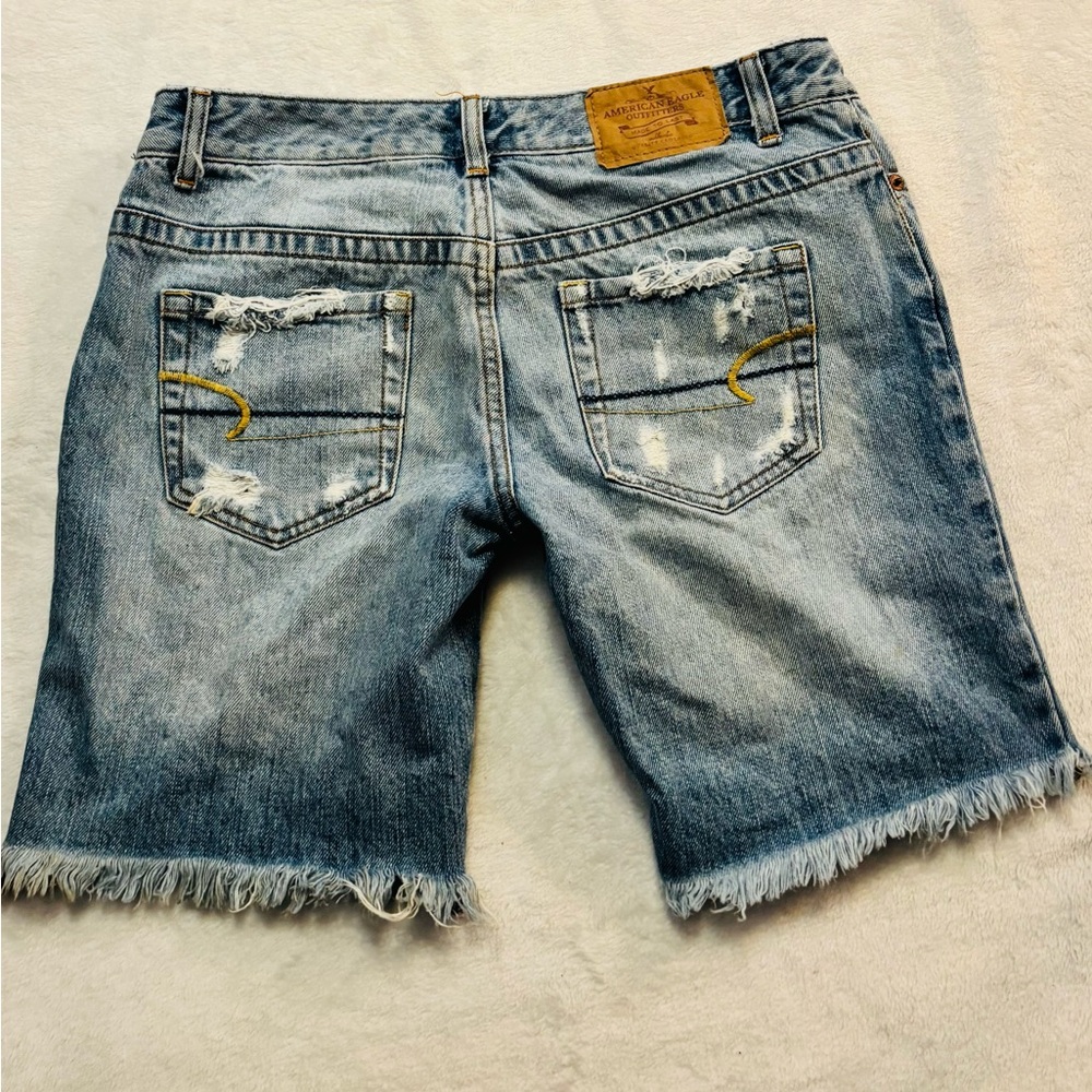 American Eagle Outfitters Vintage Women's Frayed Hem Jean Shorts EUC Size 2 - Picture 2 of 7